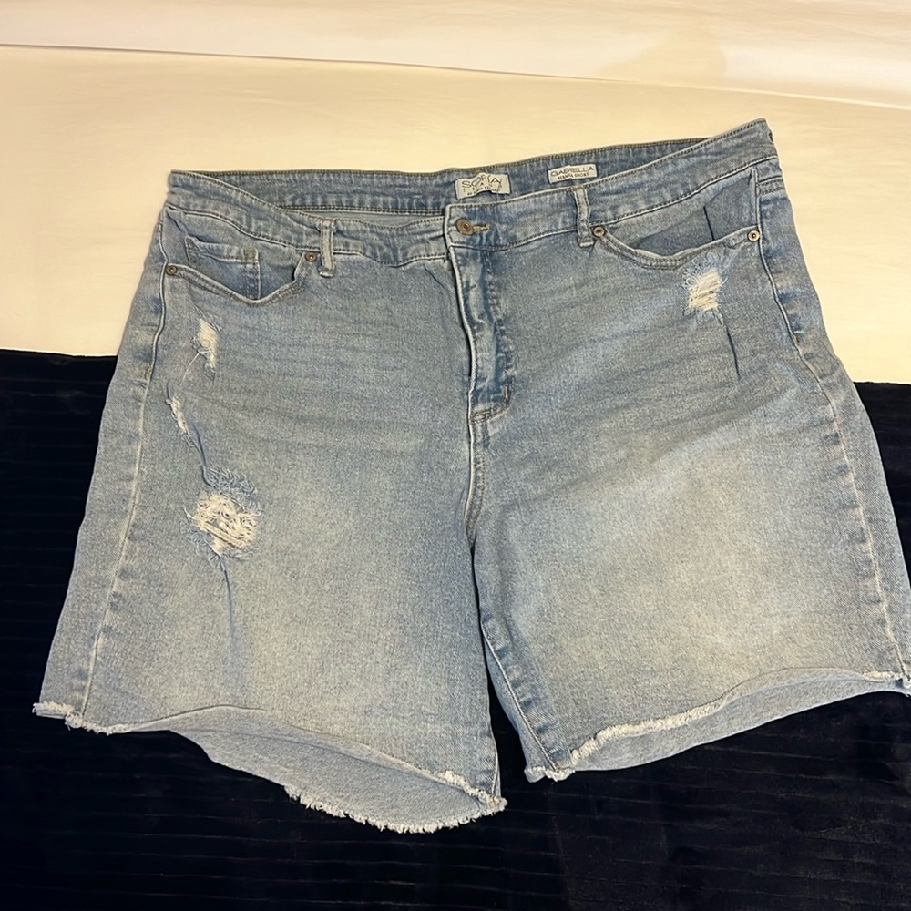 Sofia Jeans Gabriella Bermuda Short